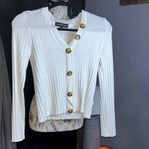 Almost Famous White Ribbed V-Neck Cardigan with Tortoiseshell Buttons